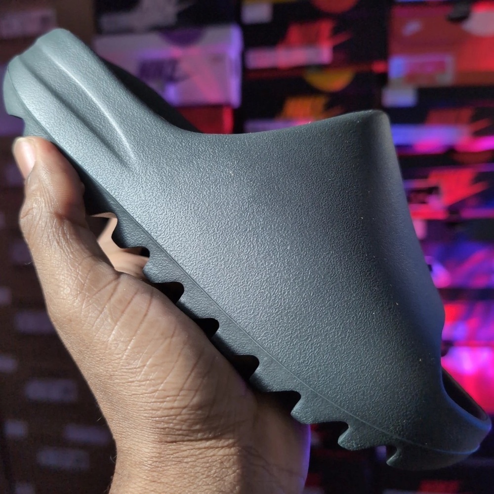 Yeezy Slide in Dark Green